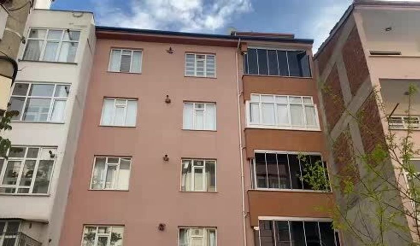 Elazığ'da 5'inci Kattan Düşen Genç Kız, Ağır Yaralandı