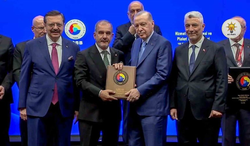 Cumhurbaşkanı Erdoğan'dan Başkan Alan'a Hizmet Şeref Belgesi