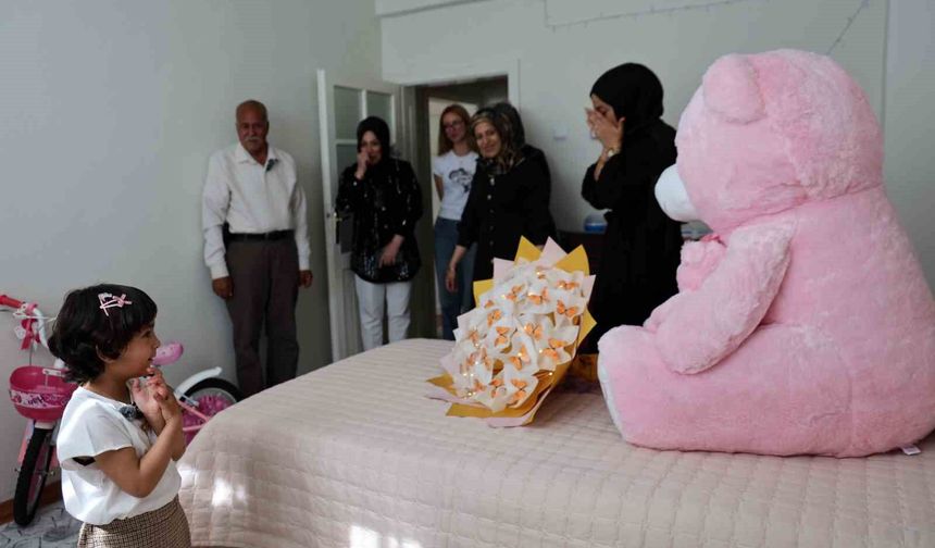 Elazığ Seferber Oldu: Minik Zeynep ve Dedesi Yeni Evlerine Kavuştu