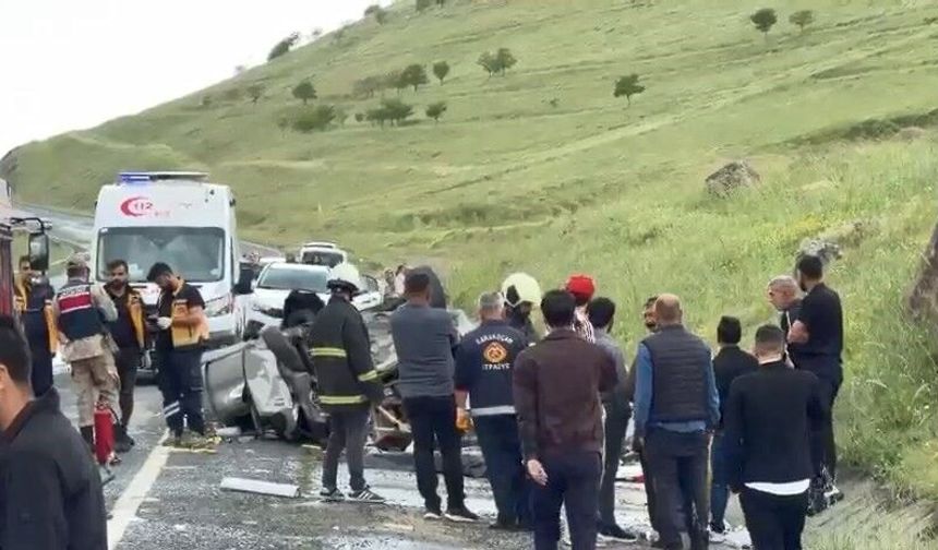 Elazığ'da feci kaza: 1 ölü, 3 yaralı