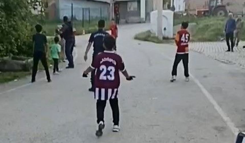 Elazığ'da gönülleri ısıtan maç: Jandarma ve çocuklar aynı sahada buluştu