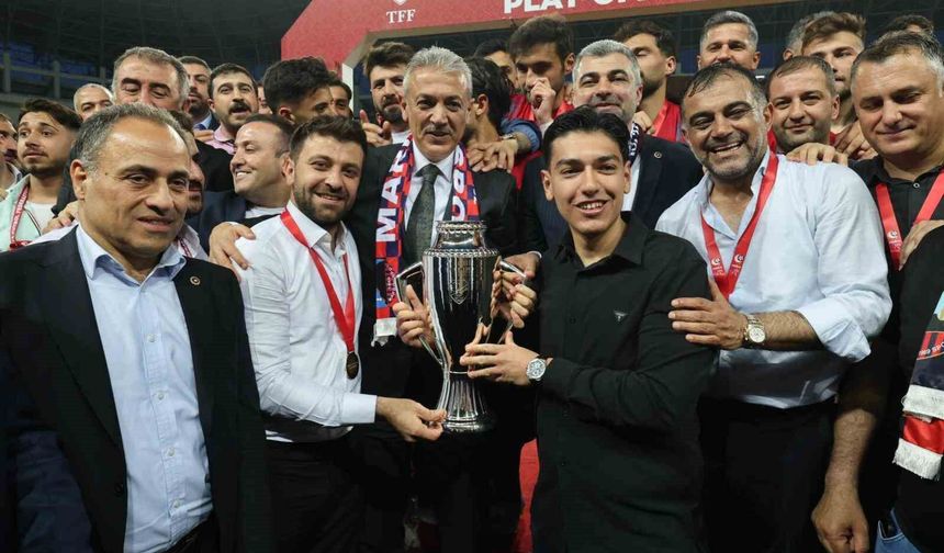 Elazığlı Vali Akkoyun'a 'Babalar Sözünü tutar' Jesti