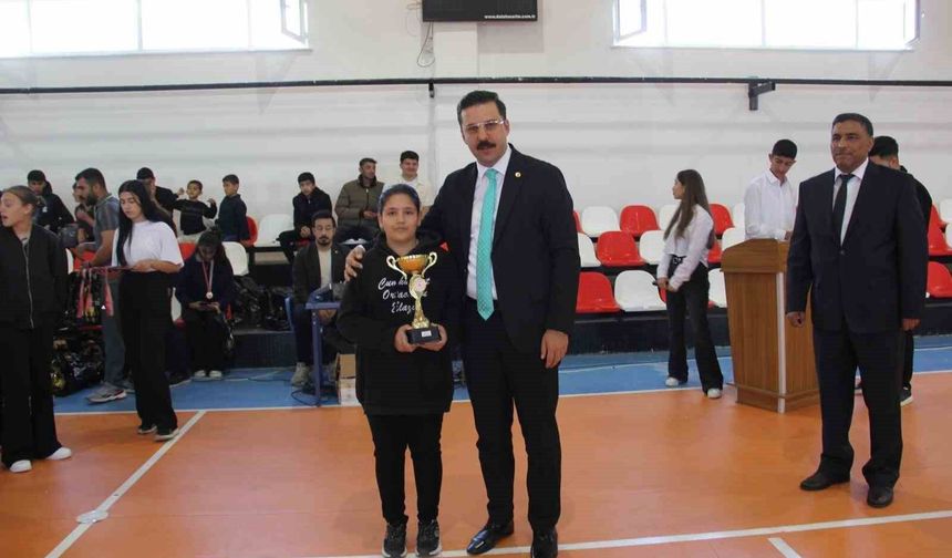 Sivrice'de 19 Mayıs Atatürk'ü Anma Gençlik ve Spor Bayramı Kutlandı