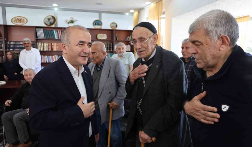 Vali Hatipoğlu, huzurevi sakinleriyle bir araya geldi