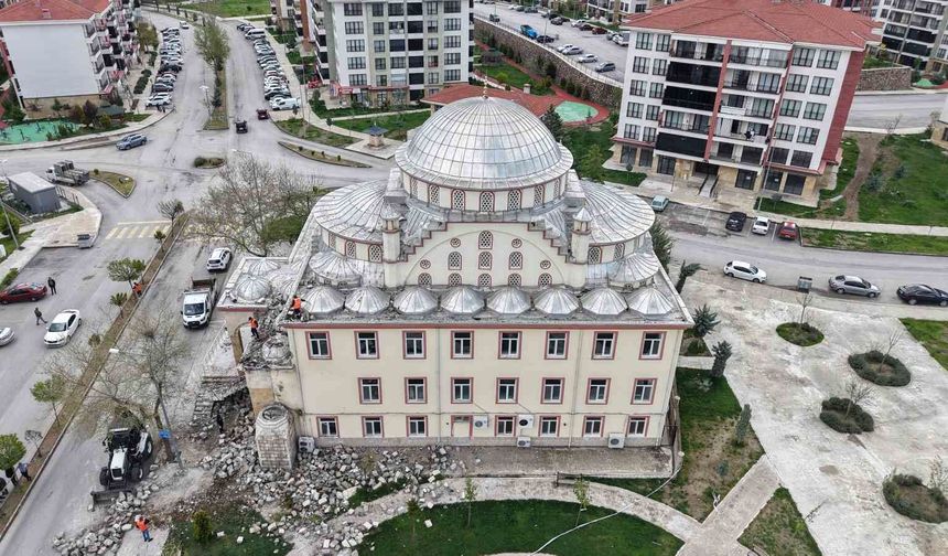 Yıldırımın Minaresini Yıktığı Cami Havadan Görüntülendi