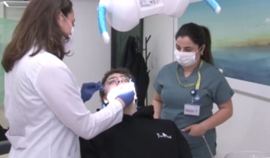 Diş Eti Hastalıkları Alzheimer’a Neden Olabiliyor