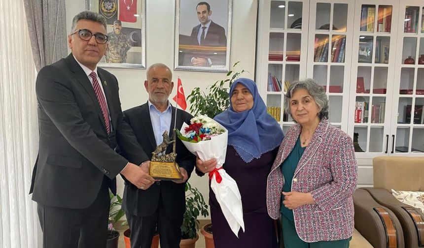 Türk Ocakları’ndan Şehit Annesine Anneler Günü Ziyareti