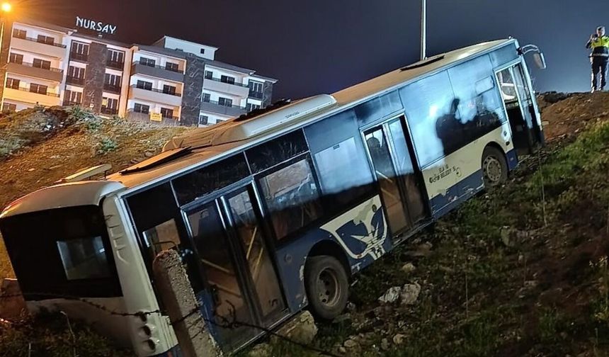 Elazığ'da Halk Otobüsü Şarampole Uçtu