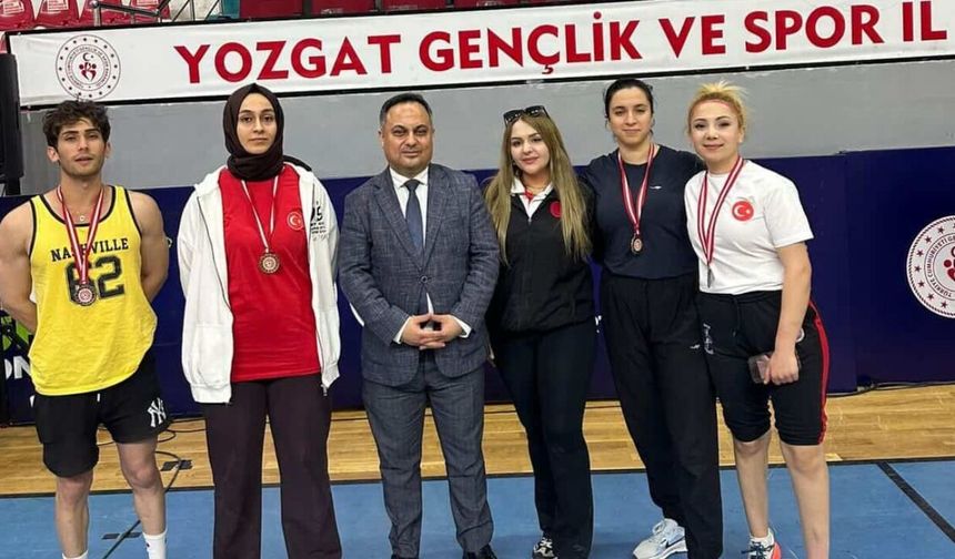 Elazığlı Sporculardan Türkiye Şampiyonasında 5 Madalya ve Mas Güreşi Tanıtımı
