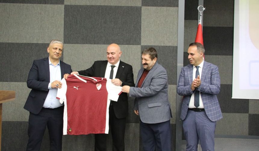 Eğitimci ve Yazar Tahsin Aydın, Öğrencilerle Buluştu