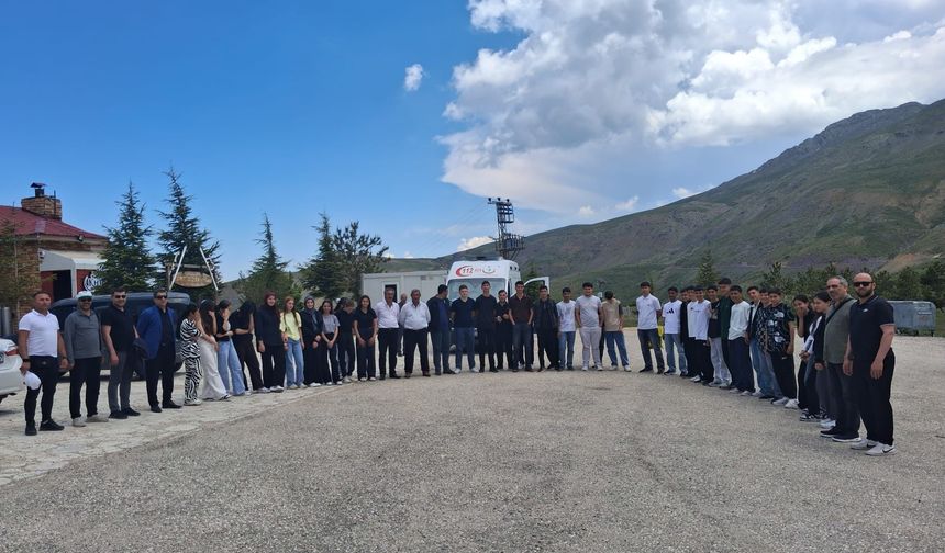 HAZARBABA’DA DOĞA YÜRÜYÜŞÜYLE SAĞLIKLI YAŞAM FARKINDALIĞI