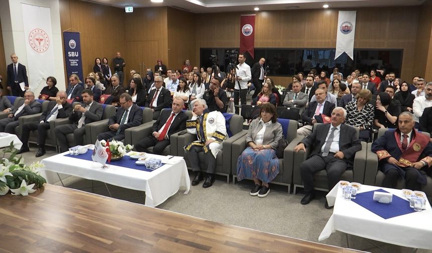 Fethi Sekin Şehir Hastanesi’nde Akademik Yükselme Töreni