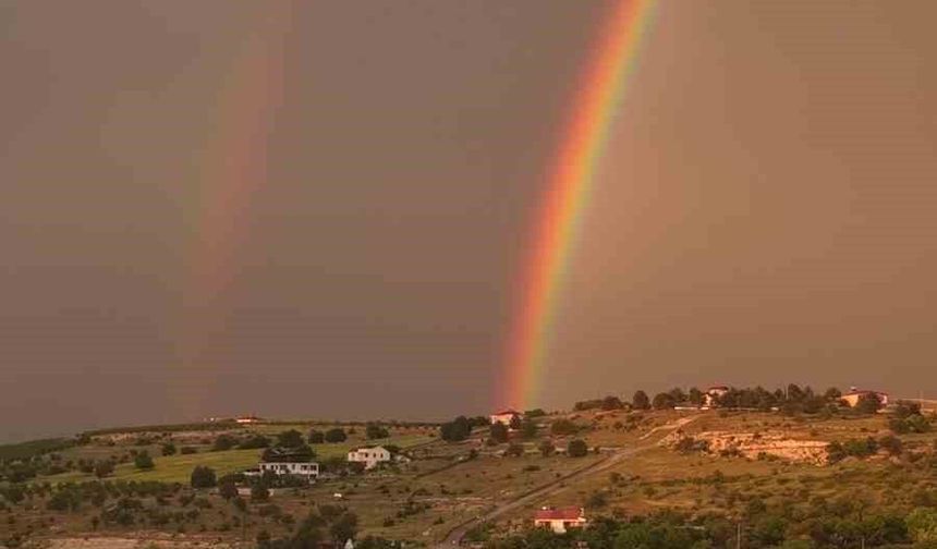 Elazığ'da gökkuşağı görsel şölen oluşturdu