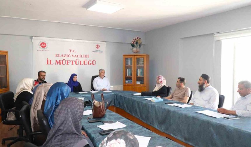 Elazığ'da manevi rehberlik alanlarında yürütülen faaliyetler değerlendirildi