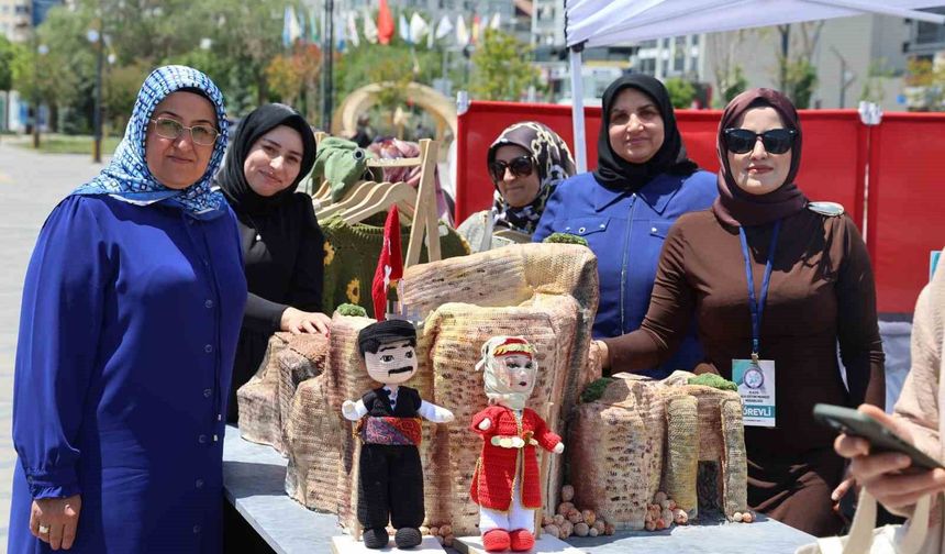 Kursiyerler 4 bin yıllık tarihi Harput Kalesi'ni amigurumi ile ördü