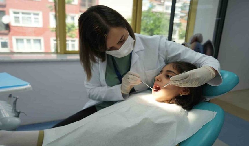 Uzmanından uyarı: "Nasıl Olsa Düşecek" Denilen Süt Dişleri Okul Başarısını Etkiliyor