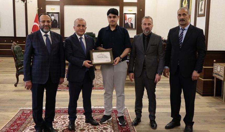 Kur’an-ı Kerim Okuma Yarışmasında Türkiye Birinciliği Elazığ’a Geldi