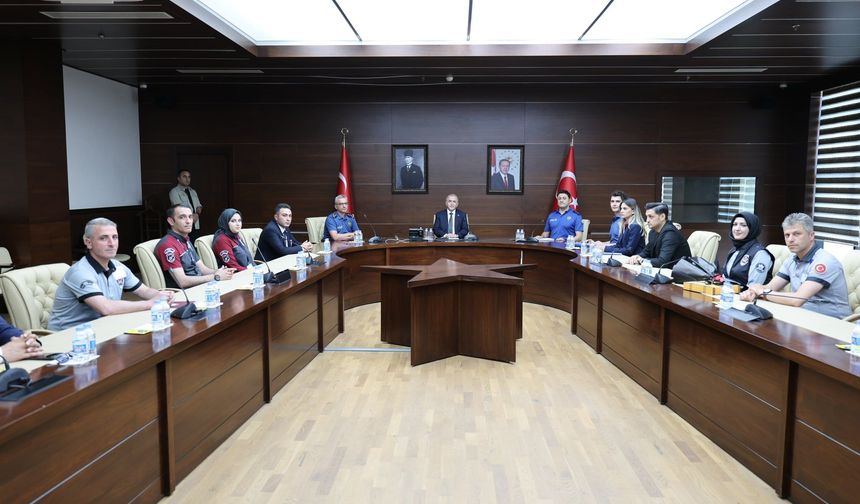 Güvenlik Haftası Kapsamında Vali Hatipoğlu’na Anlamlı Ziyaret