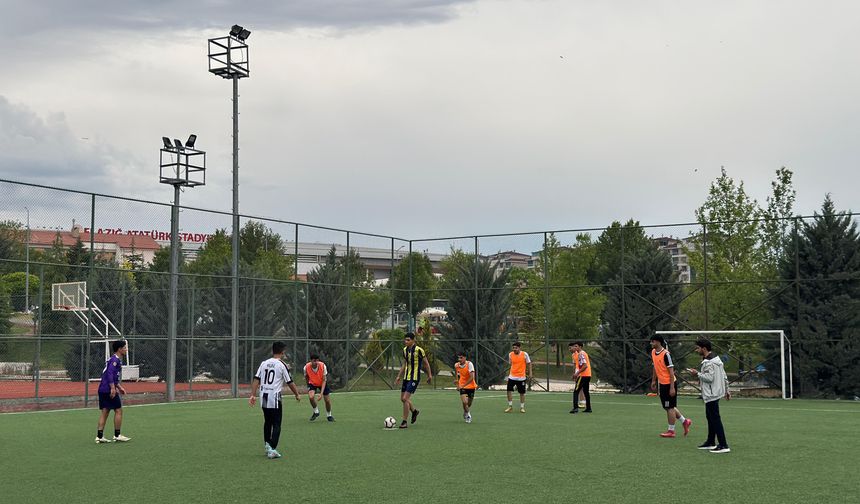 Siraç Bingöl ve Emrullah Ataş Anısına Düzenlenen Futbol Turnuvasında İlk Tur Heyecanı