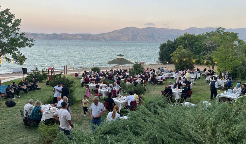 Fırat Üniversitesi’nden Hazar Gölü’nde Kültür Atağı