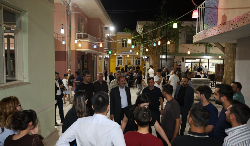 Şerifoğulları, Seksenler Sokağı'nda Hemşehrileriyle Buluştu