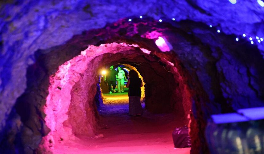 Kavurucu Sıcaklarda Bu Mağara 'Doğal Klima' Özelliğiyle Ziyaretçi Akınına Uğruyor