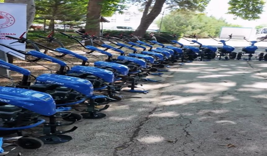 Elazığ'da Üreticilere 254 Çapa Makinesi Teslim Edildi