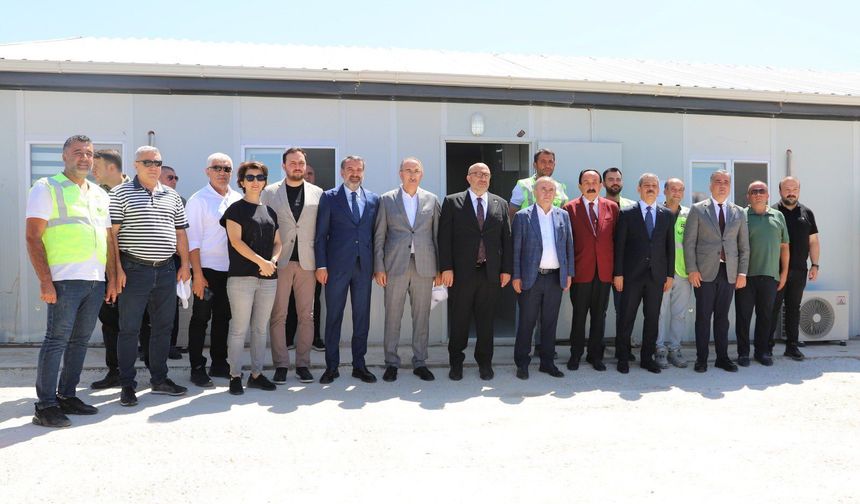 Fırat Üniversitesi Yeni Hastane Binasında İnceleme: Bölgenin Sağlık Altyapısı Güçleniyor