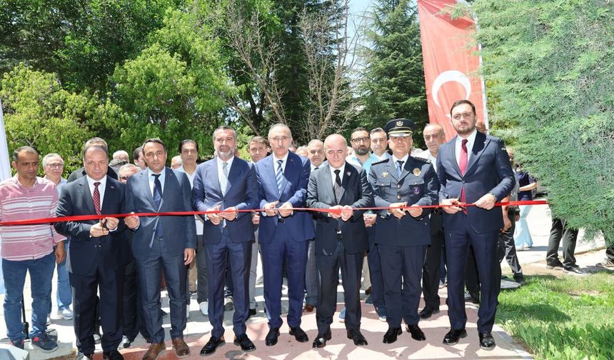 Fırat Üniversitesi'nde 15 Temmuz Sergisi ve Şehitlik Yolu Açıldı