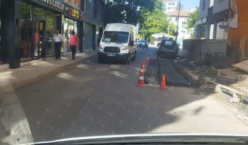 Pazartesi Pazarı Yoğunluğu Minibüs Güzergâhında Trafiği Zorluyor