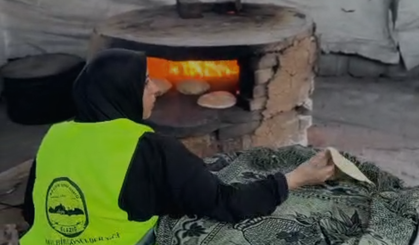 Bir El Bir Gönül Derneği’nden Gazze’ye Ekmek ve Su Desteği