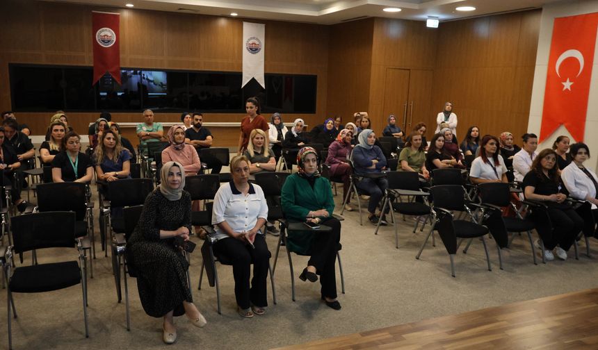 Fethi Sekin Şehir Hastanesi'nde Bebek Dostu Eğitim