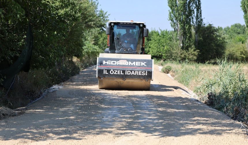 Cip Köyü Yolunda Sathi Kaplama Öncesi Hazırlıklar Sürüyor