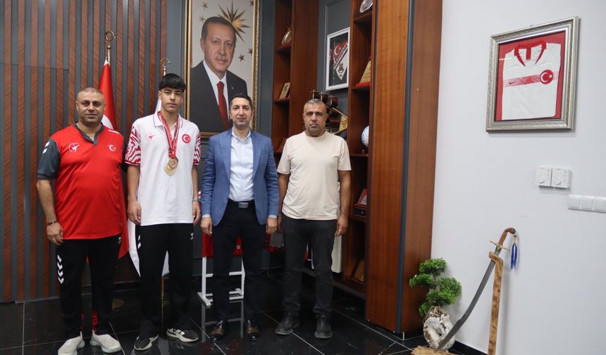Batumi Open Şampiyonu Direnç Kip'e Elazığ'da Tebrik
