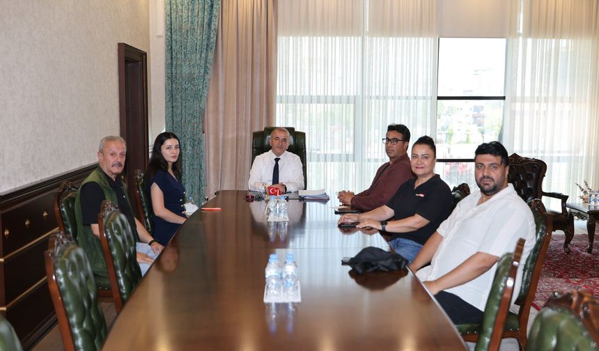 TRT Sinema Tırı Proje Sorumlusu Hakan Sağdıç’tan Vali Hatipoğlu’na Ziyaret