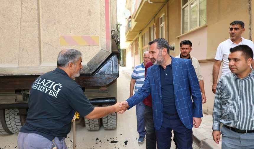 Başkan Şerifoğulları, Yeni Mahalle’de Asfalt Çalışmalarını İnceledi