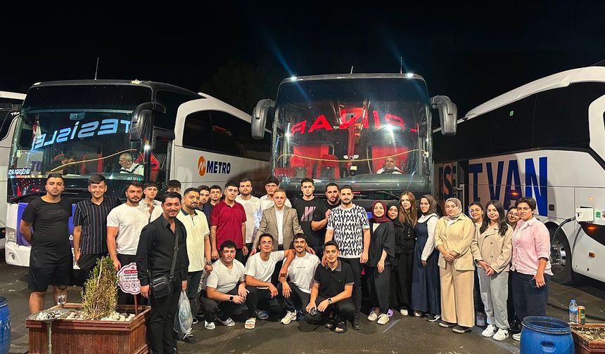 AK Gençlik Elazığ Ankara Yolunda