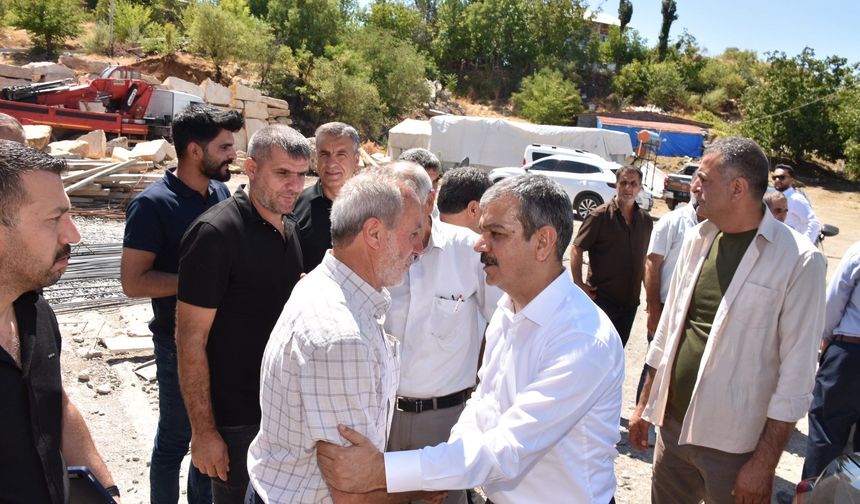Erol Keleş ve AK Parti Heyeti Palu’da Vatandaşlarla Buluştu