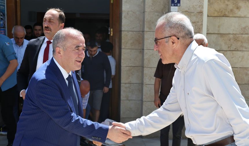 Vali Hatipoğlu, Vatandaşlarla Cuma Buluşmasında