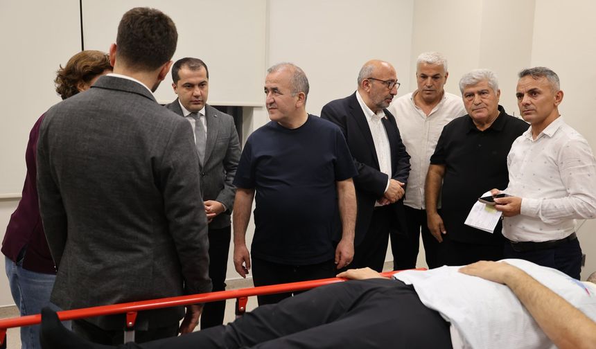 Vali Hatipoğlu’ndan Kazada Yaralanan Vatandaşlara Ziyaret
