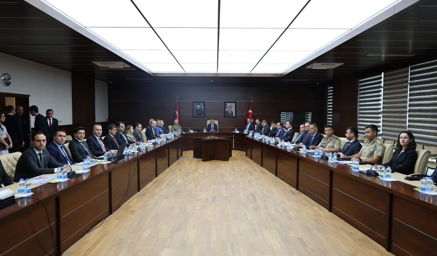 Elazığ’da Güvenlik ve Asayiş Toplantısı Gerçekleştirildi