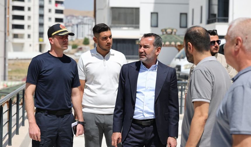 Şahinkaya’da Yangın Sonrası Başkan Şerifoğulları’ndan Ziyaret
