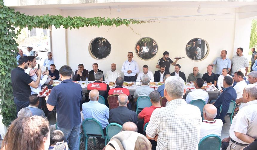 AK Parti Elazığ Milletvekilleri Sivrice’de Halkla Bir Araya Geldi