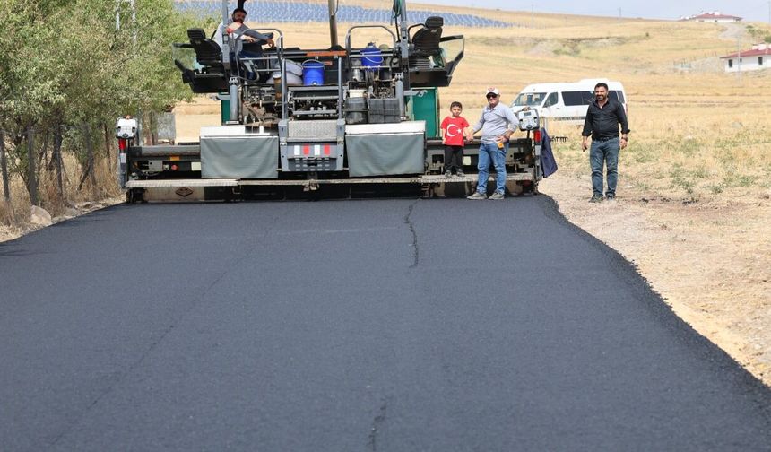 ADALI KÖYÜ’NDE ASFALT ÇALIŞMASI BAŞLADI