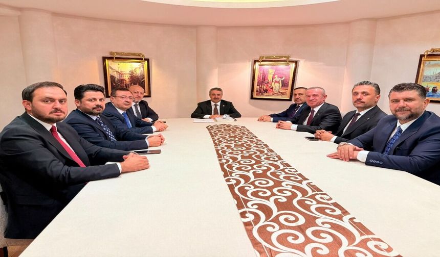 Sencer Selmanoğlu, Bölge Toplantısına Katıldı