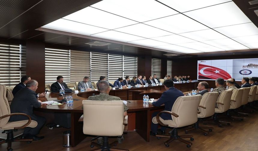 Vali Hatipoğlu Başkanlığında Güvenlik Toplantısı