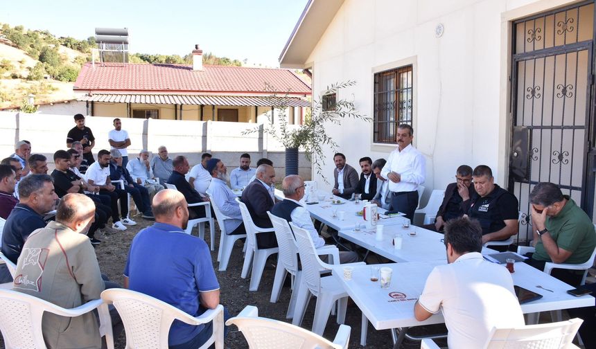 Erol Keleş, Sivrice Uslu Köyü’nde Vatandaşlarla Buluştu