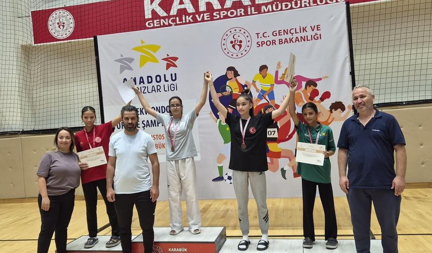 Elazığlı Zehra Ayza Çınar Türkiye Şampiyonu Oldu