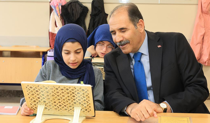 Aziz Gün’den Elazığ’da üç okula ziyaret