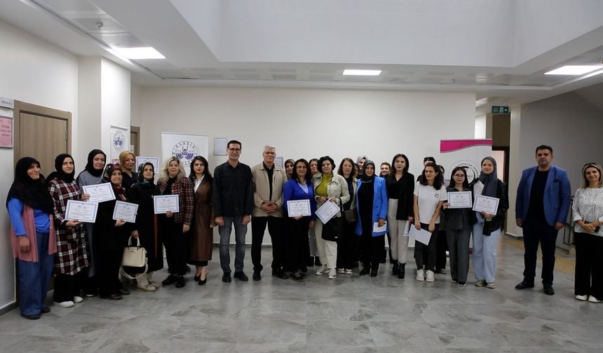 44 Kursiyer Girişimcilik Eğitiminden Sertifika Aldı